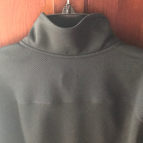Nike Men’s pullover 1/4 zip black jacket  size M - Picture 4 of 6